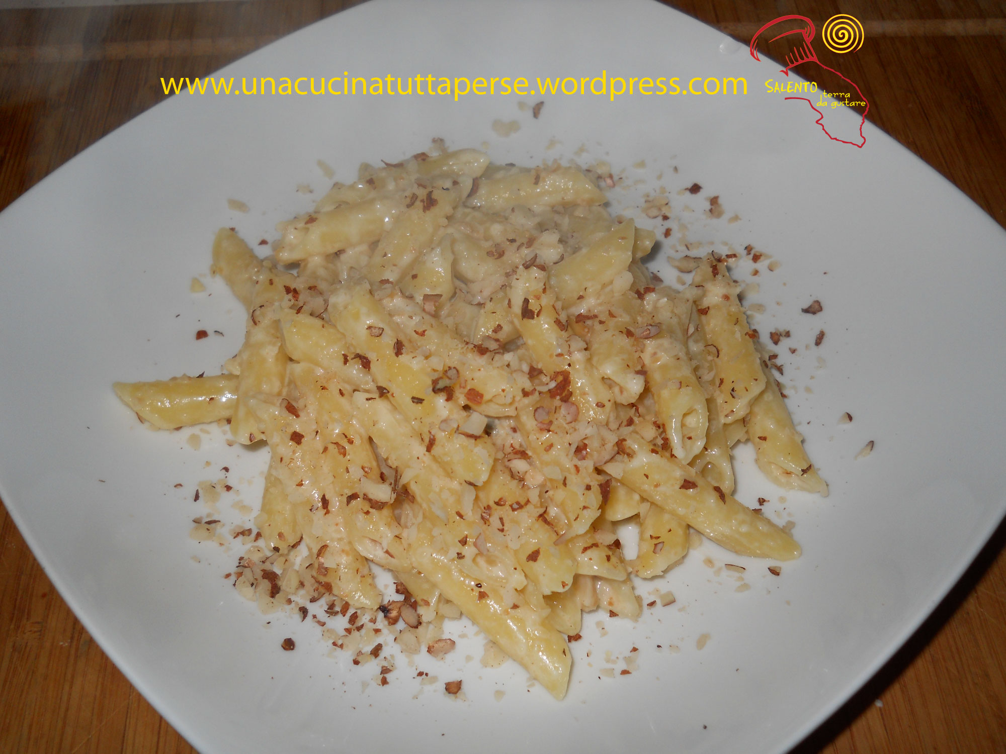 PENNETTE GORGONZOLA E MANDORLE