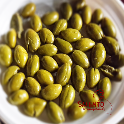olive schiacciate pugliesi: una delle sagre del salento