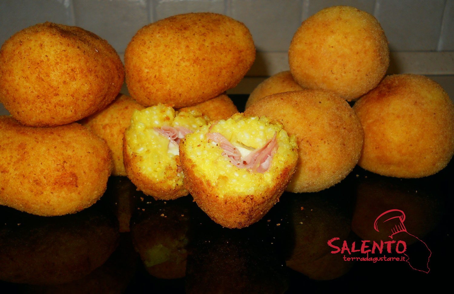 arancini di riso prosciutto e mozzarella
